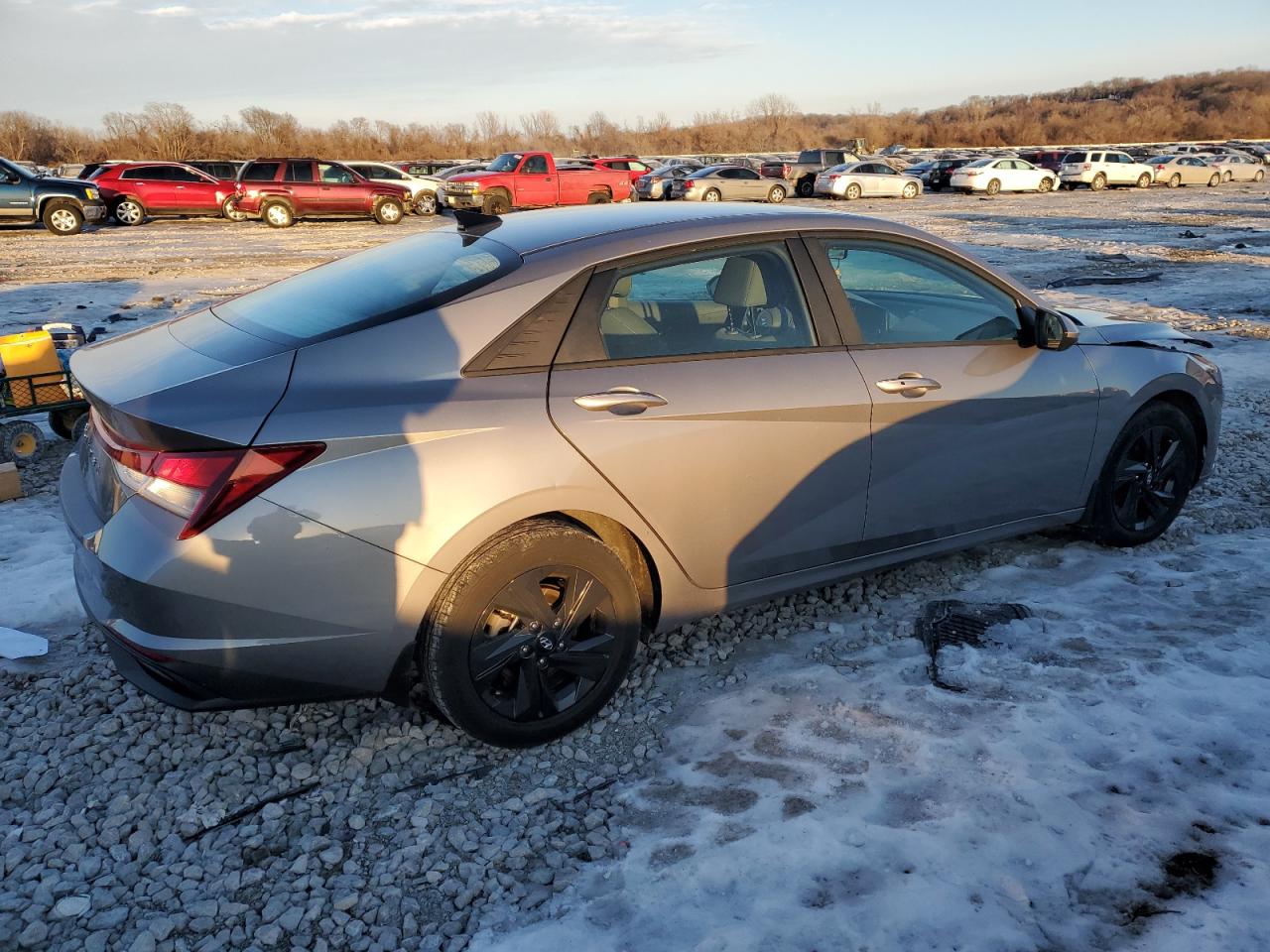2023 Hyundai Elantra - Image 3