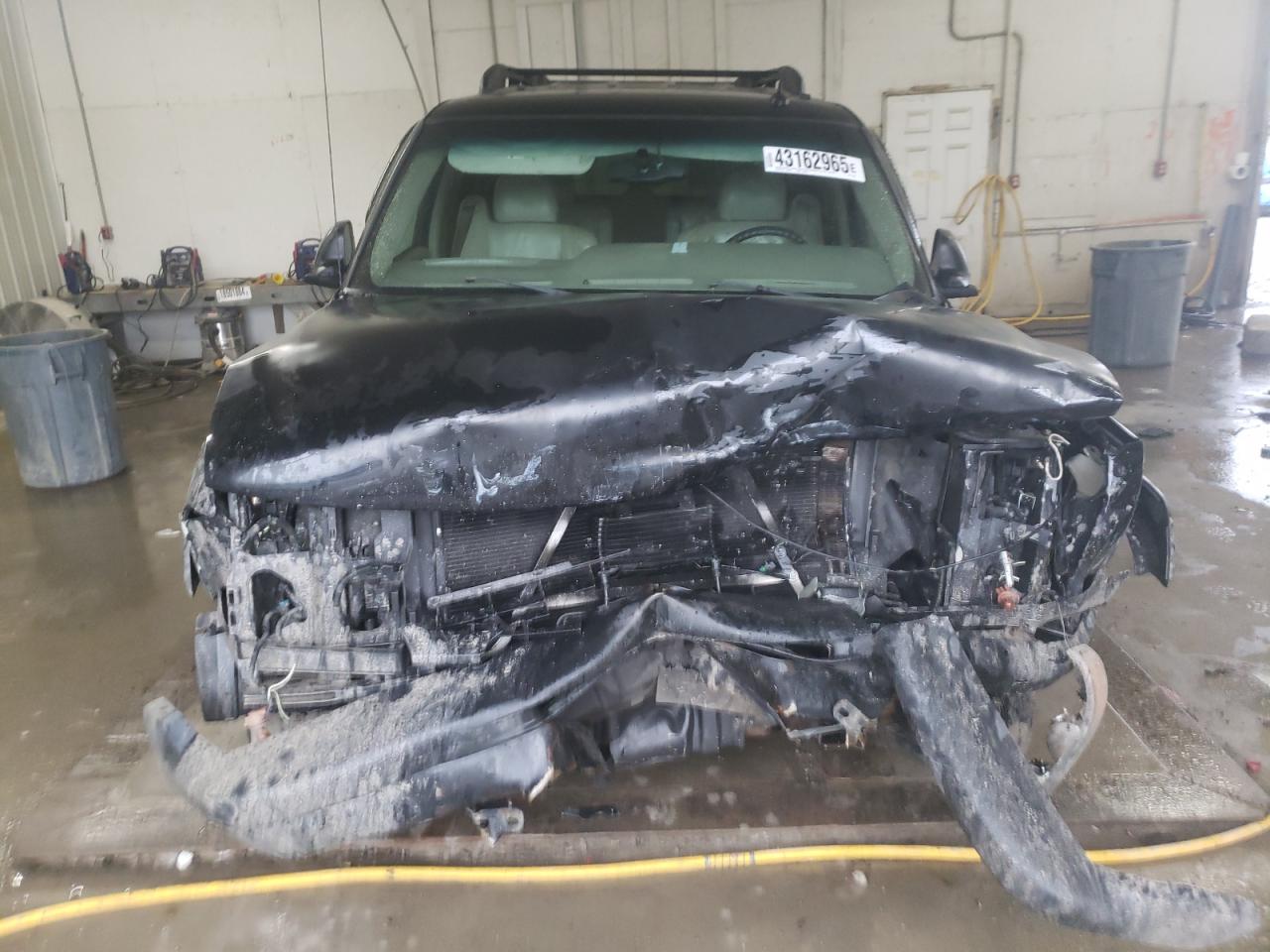 2004 Chevrolet Tahoe - Image 5