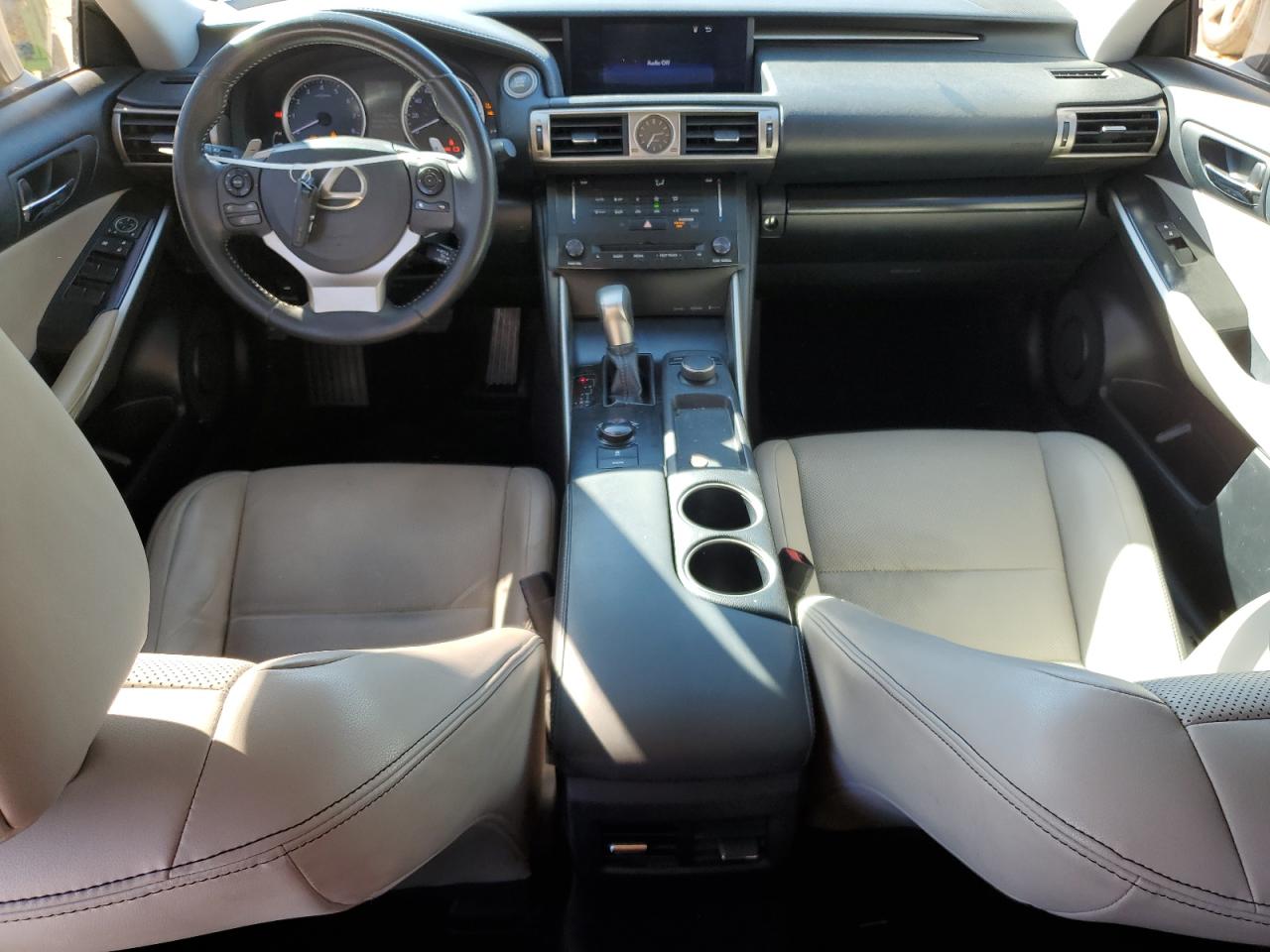 2014 Lexus IS - Image 8