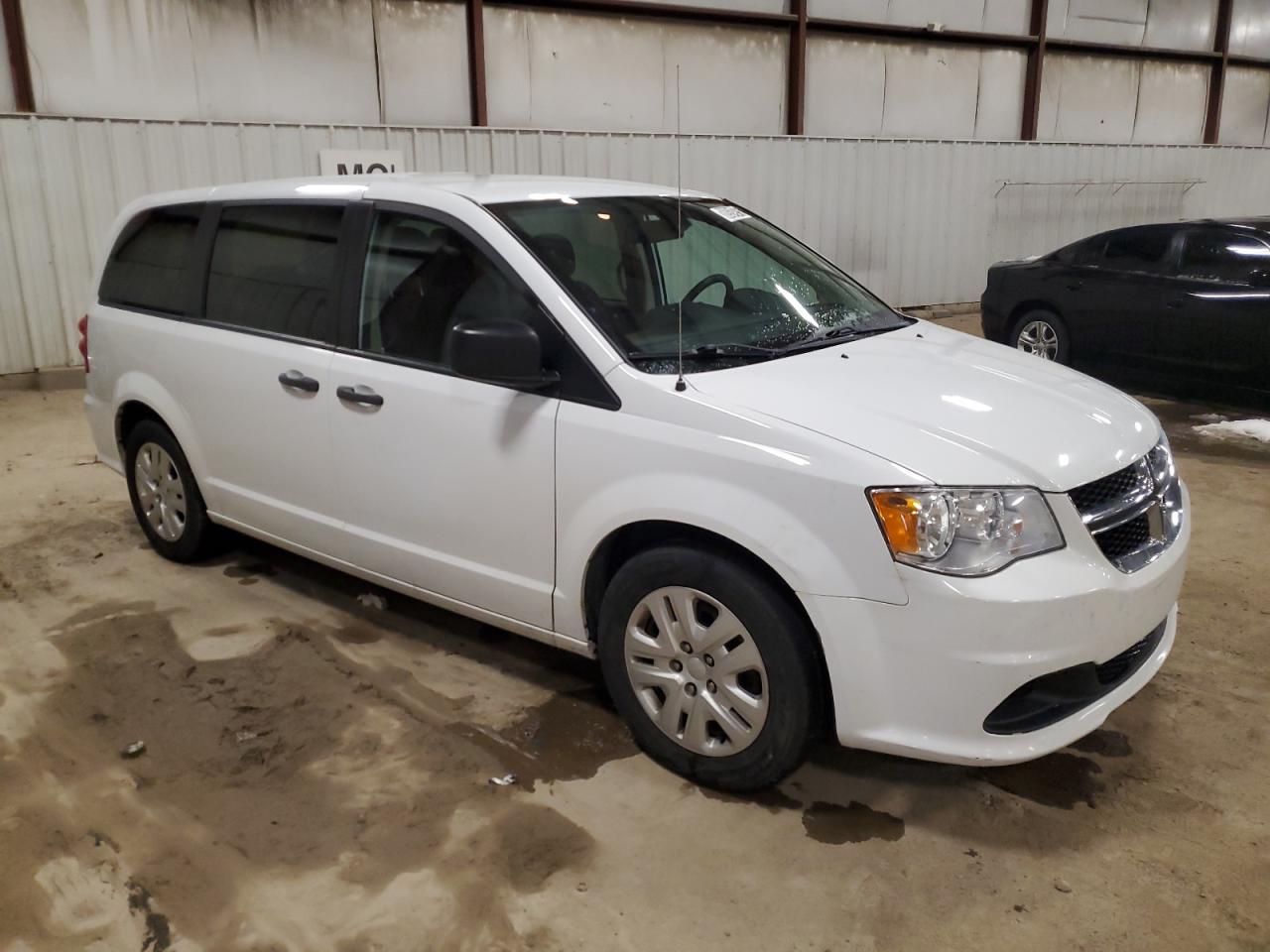 2019 Dodge Caravan - Image 4