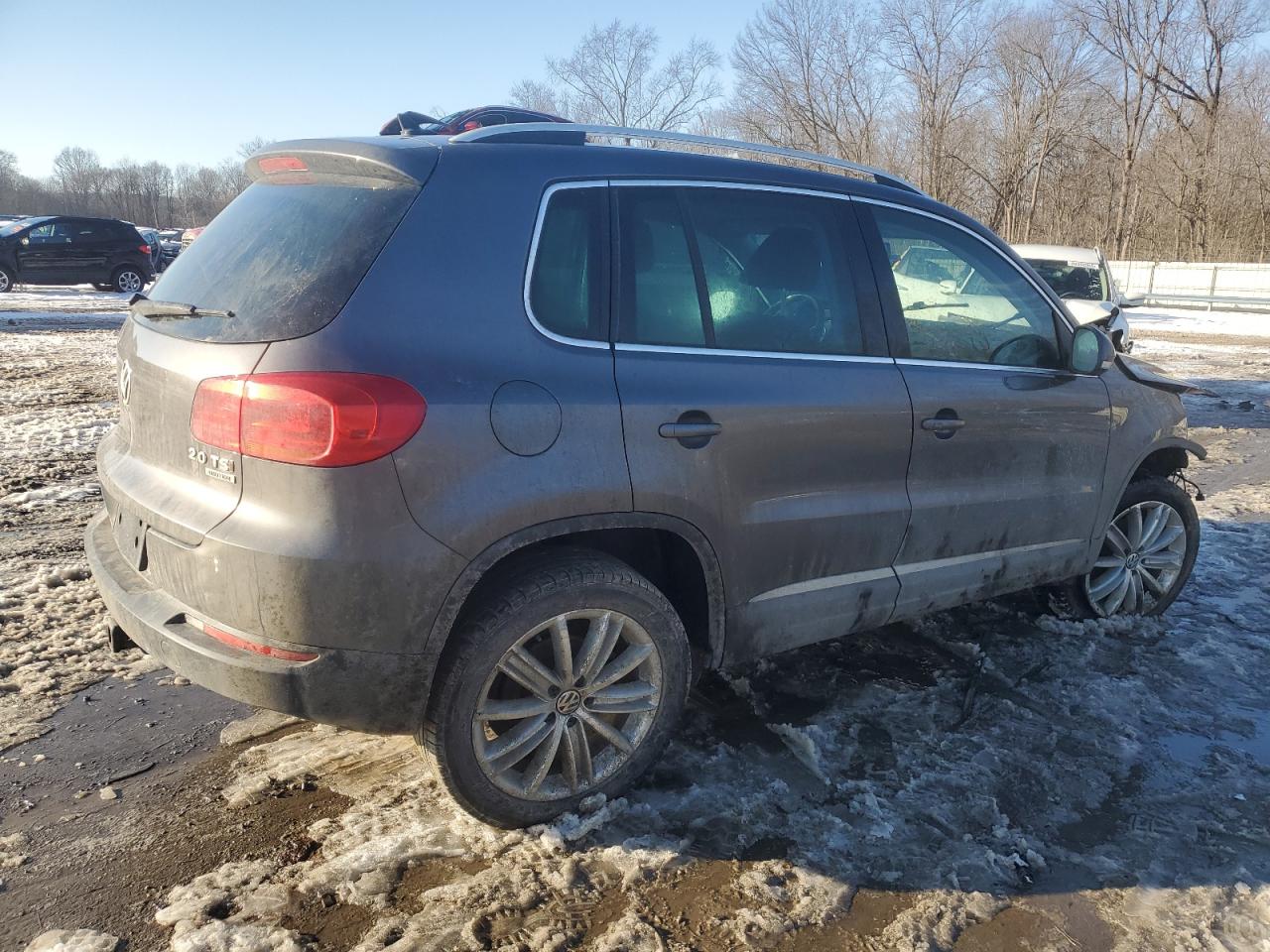2015 Volkswagen Tiguan - Image 3