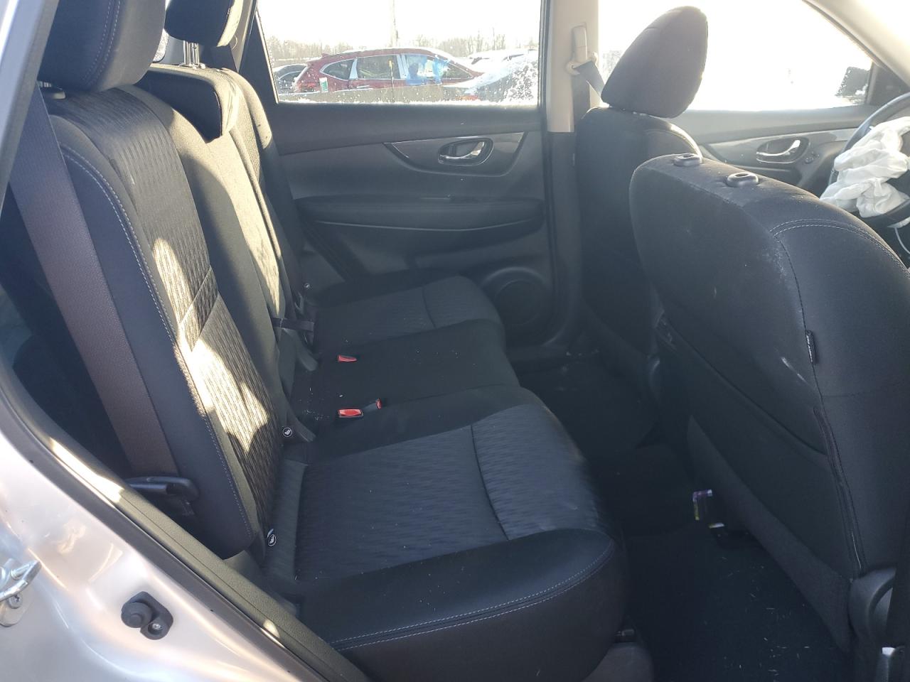 2017 Nissan Rogue - Image 11
