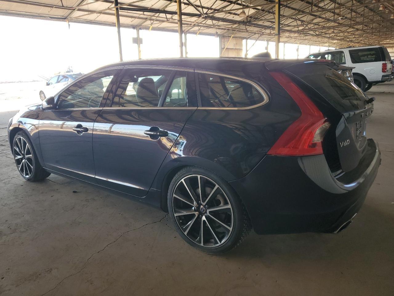 VIN YV140MEK7H1338322 2017 VOLVO V60 no.2