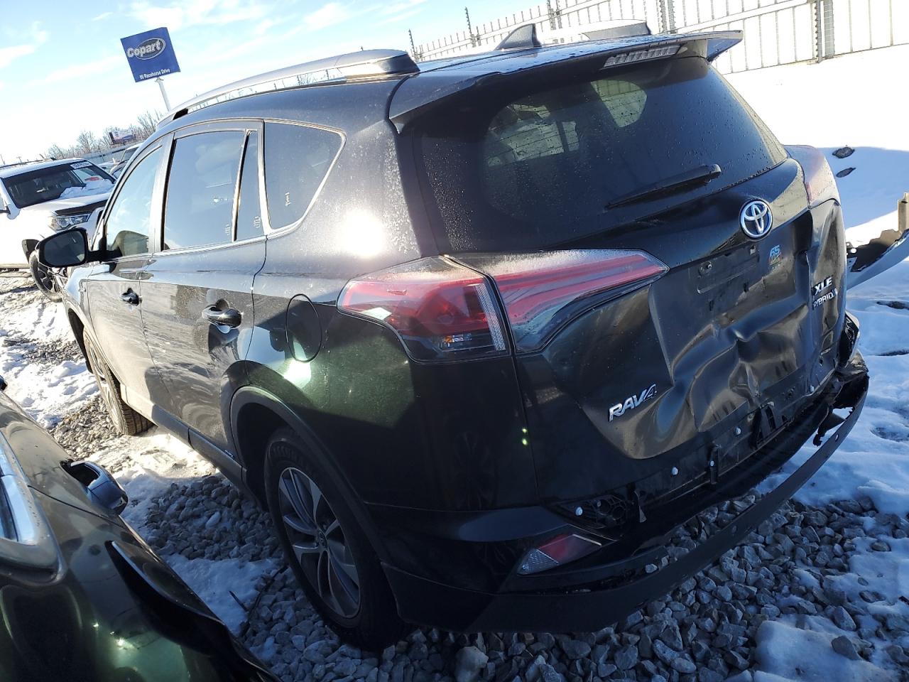 2018 Toyota RAV 4 - Image 2