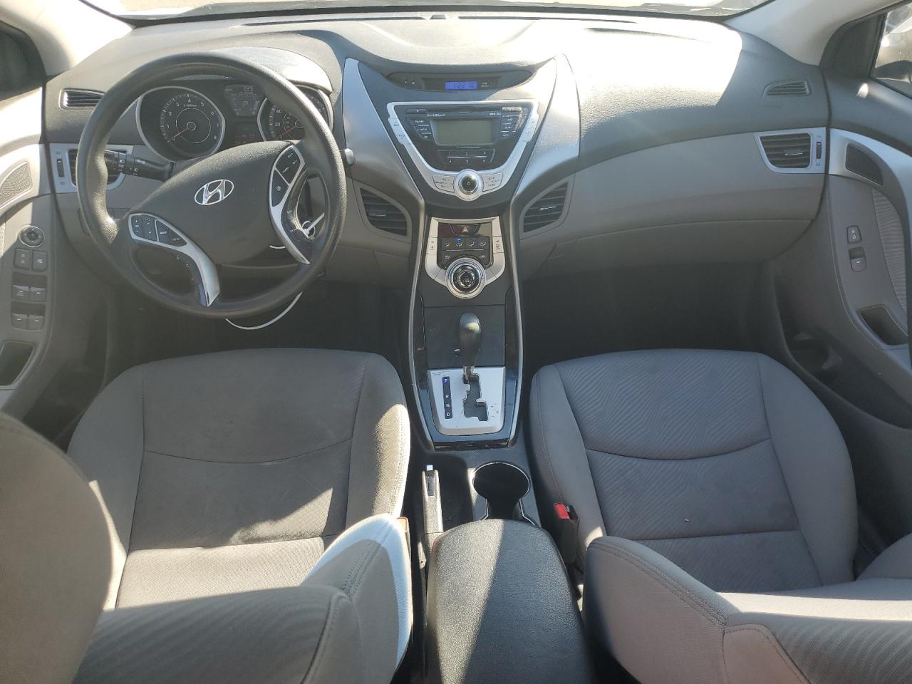 2012 Hyundai Elantra - Image 8