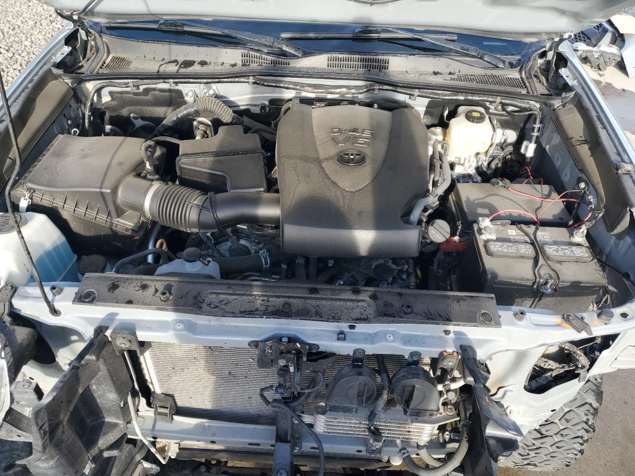 2020 Toyota Tacoma - Image 11