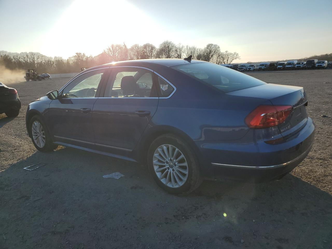 2016 Volkswagen Passat - Image 2