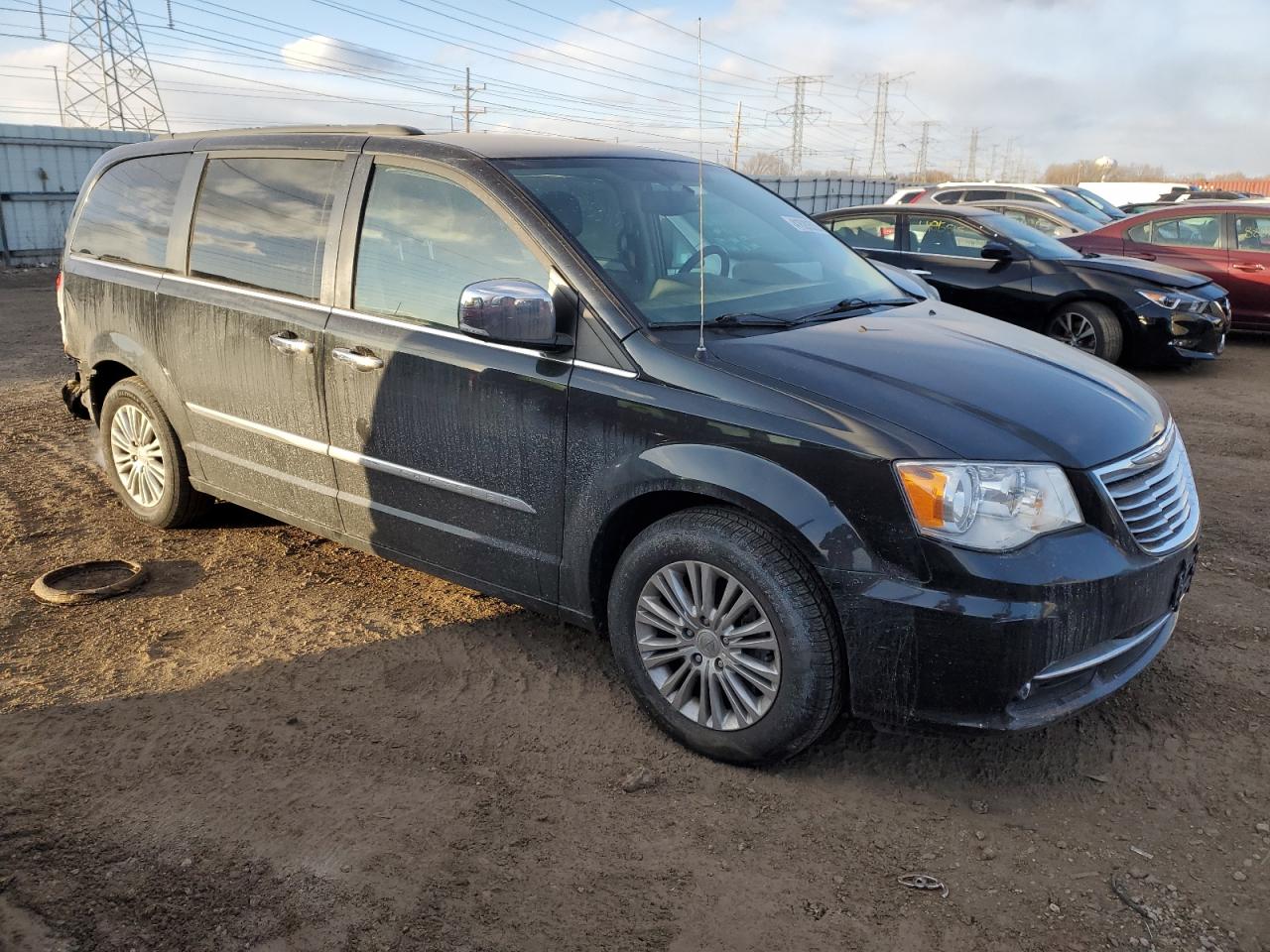2015 Chrysler Town & Country - Image 4