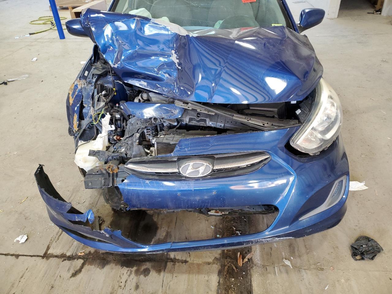 2015 Hyundai Accent - Image 12