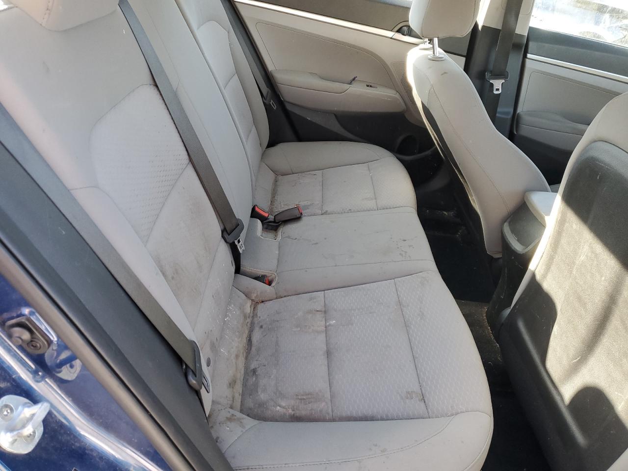 2019 Hyundai Elantra - Image 10