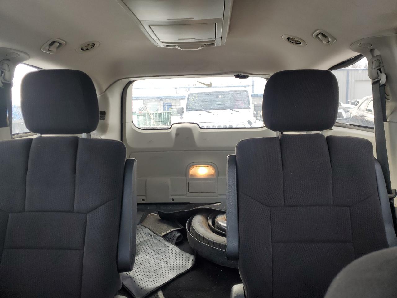 2011 Dodge Caravan - Image 10
