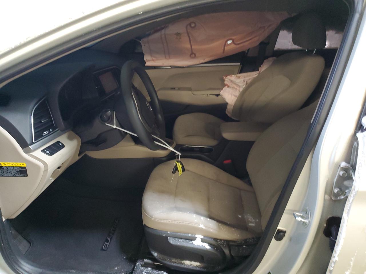 2017 Hyundai Elantra - Image 7