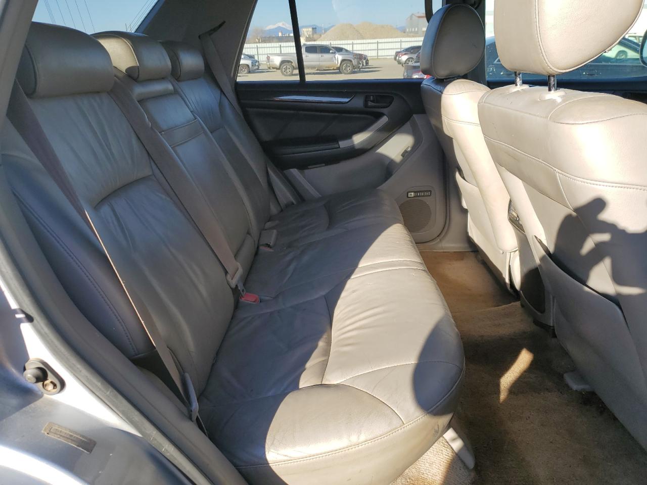 2004 Toyota 4Runner - Image 11