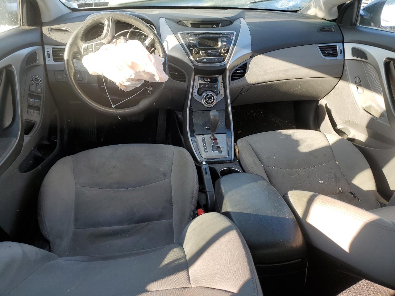 2013 Hyundai Elantra - Image 8
