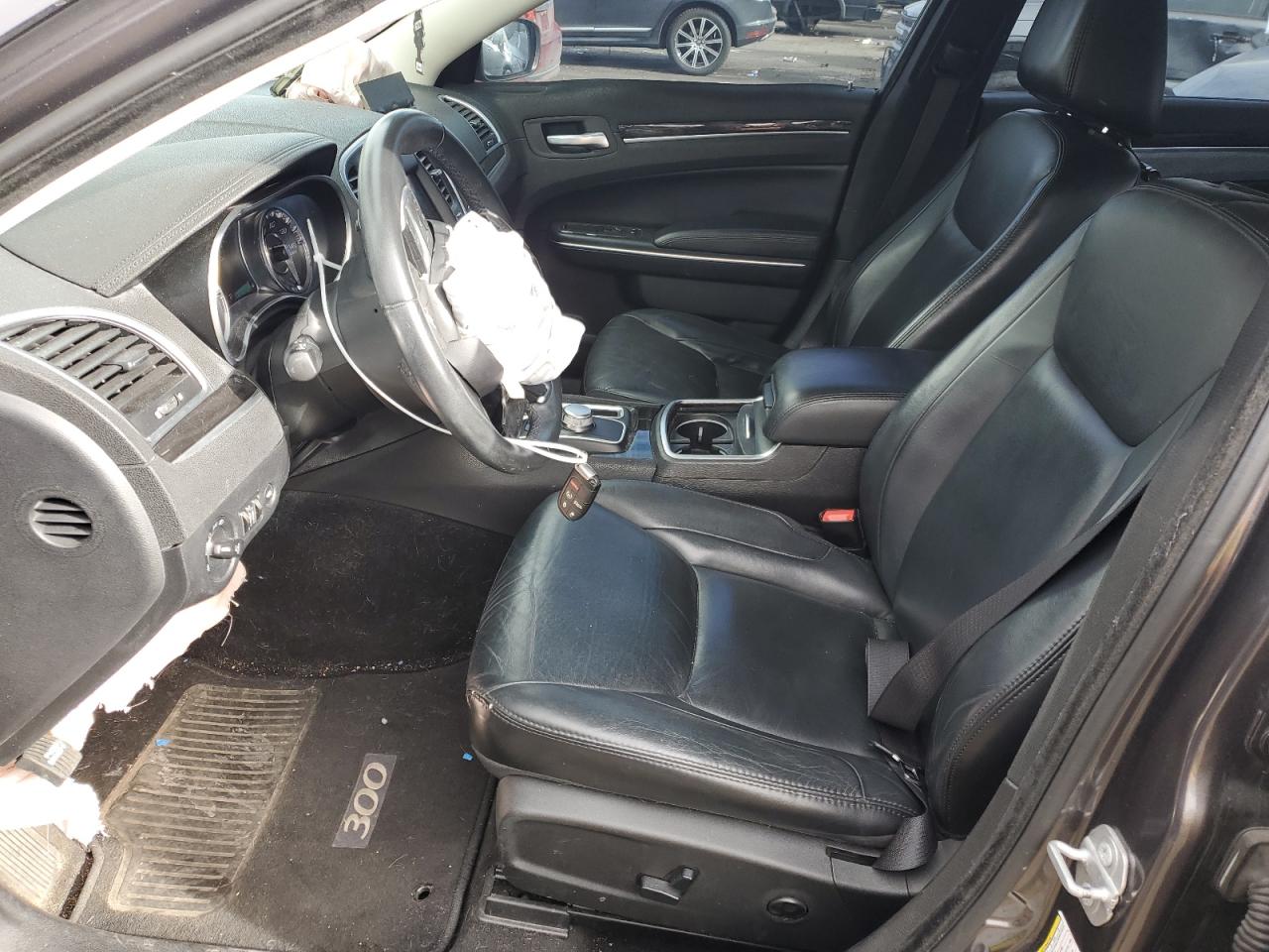 2016 Chrysler 300 - Image 7