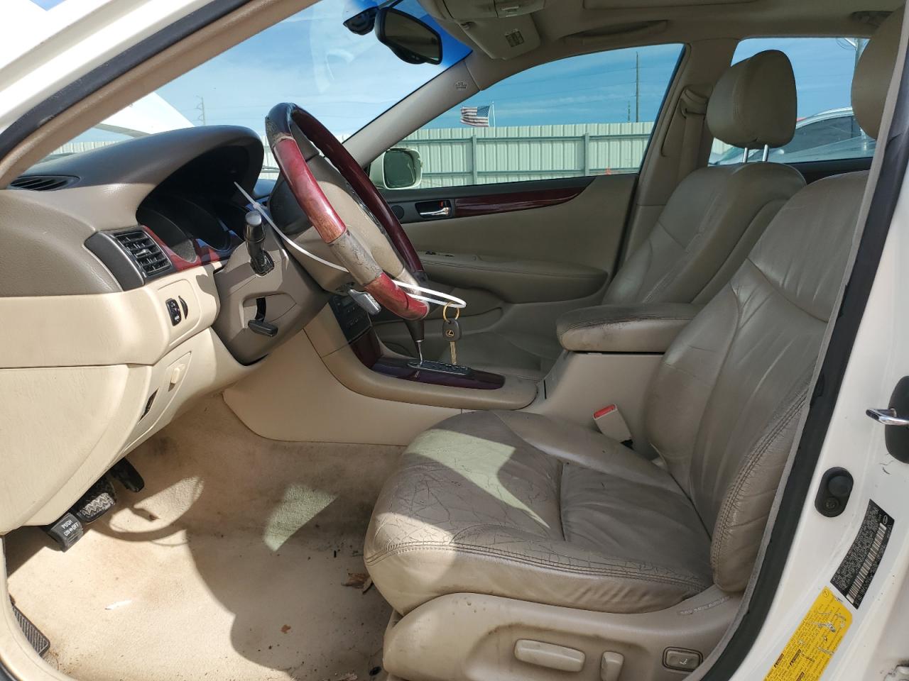 2003 Lexus ES - Image 7