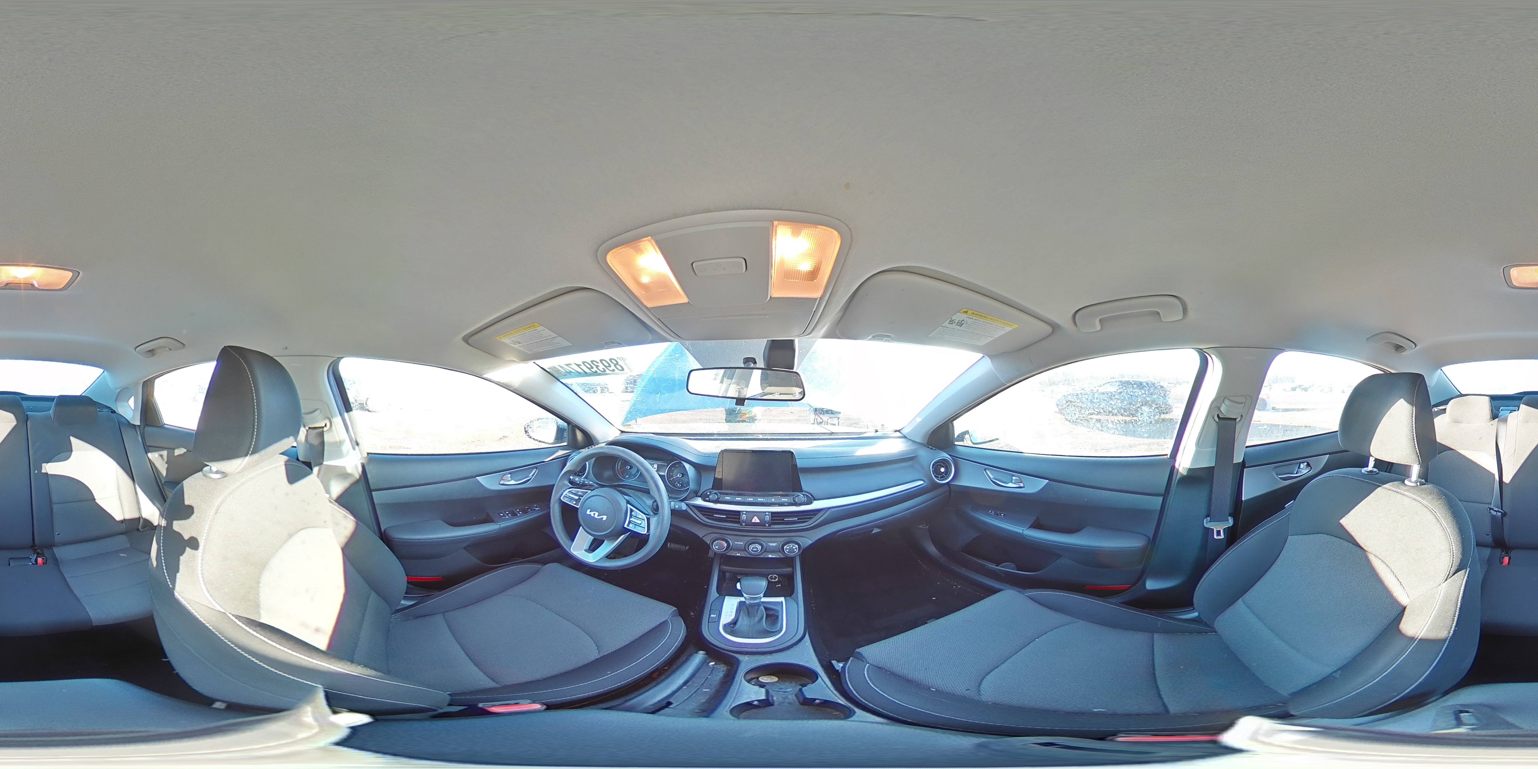 2022 Kia Forte - Image 12