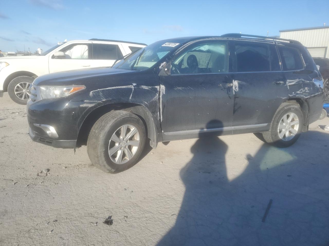 2013 Toyota Highlander - Image 1