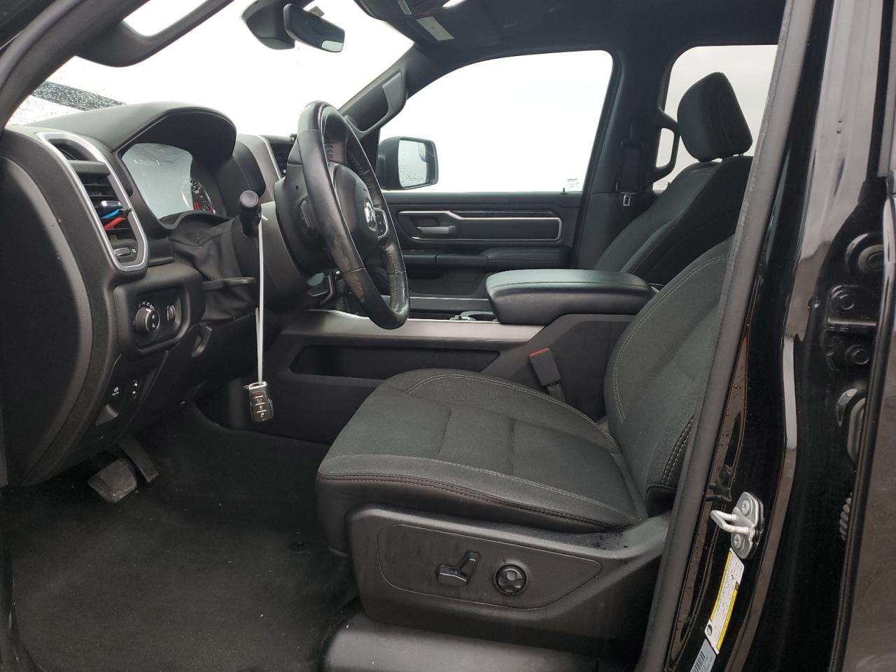 2020 RAM 1500 - Image 7