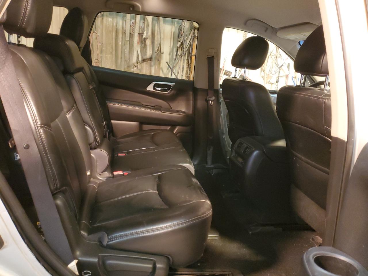 2016 Nissan Pathfinder - Image 11