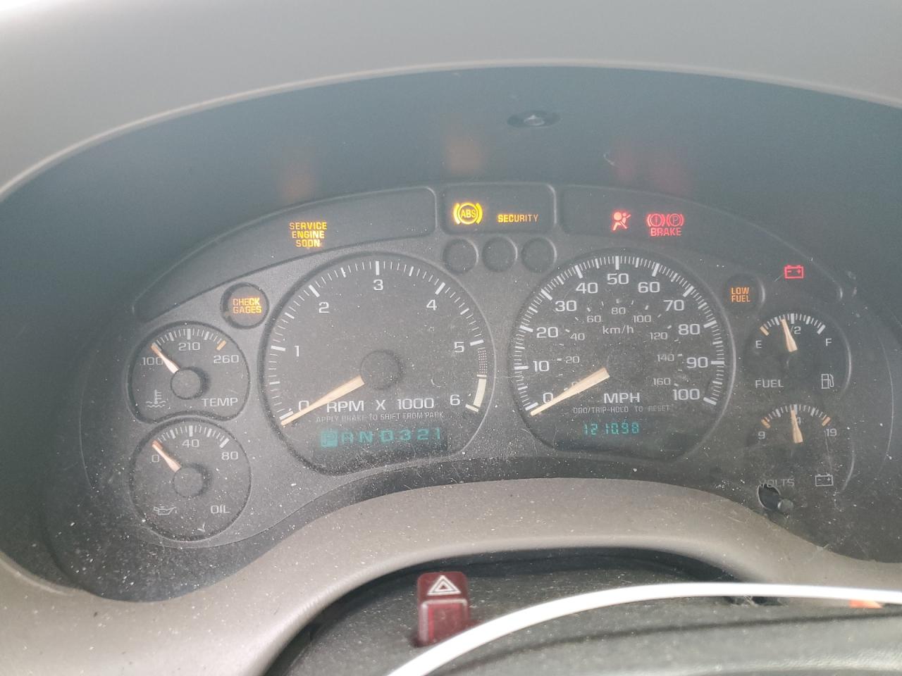 2003 Chevrolet S-10 Pickup - Image 9