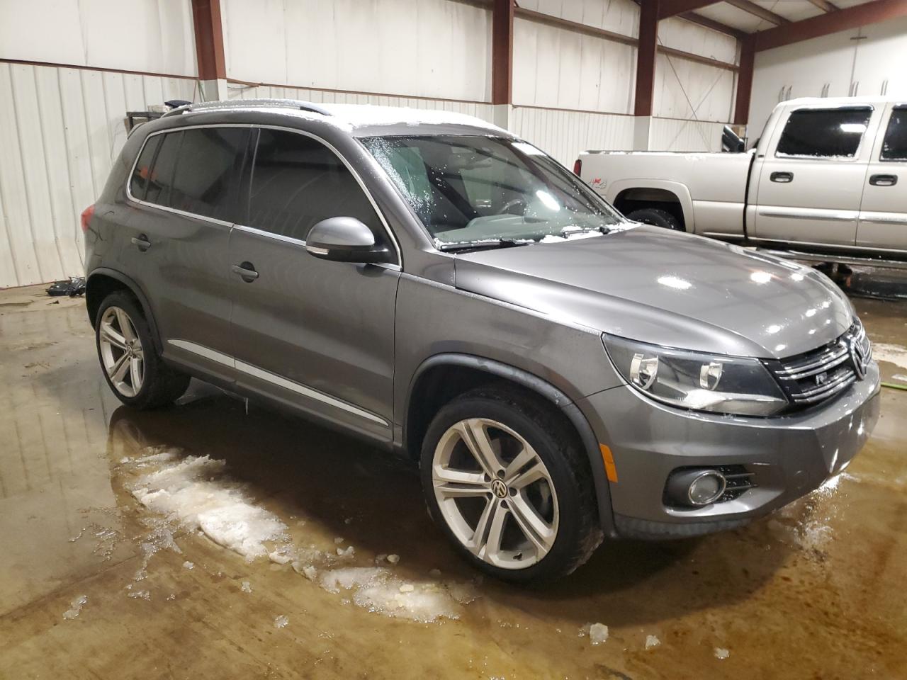2016 Volkswagen Tiguan - Image 4