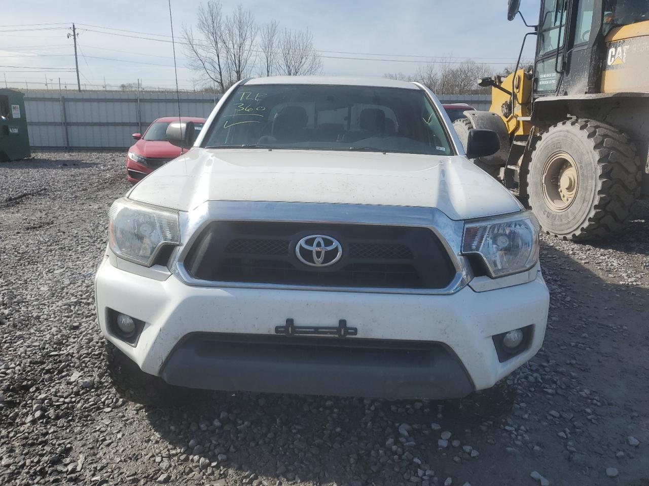 2015 Toyota Tacoma - Image 5