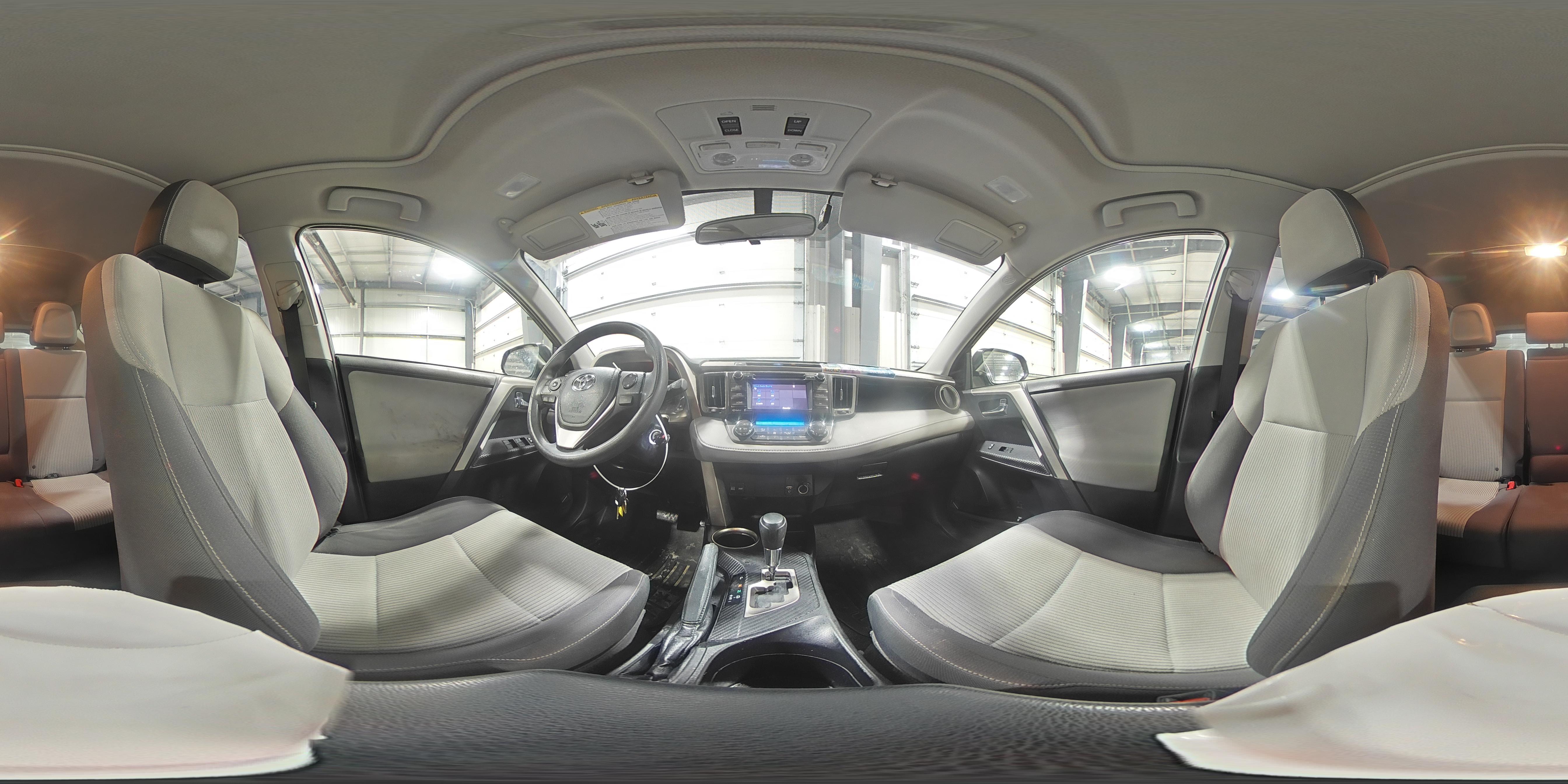 2014 Toyota RAV 4 - Image 16