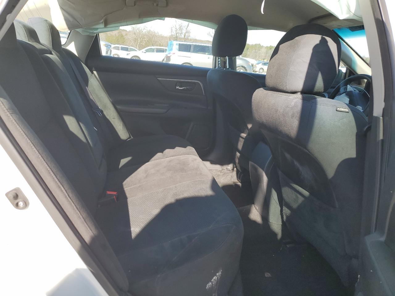 2015 Nissan Altima - Image 10