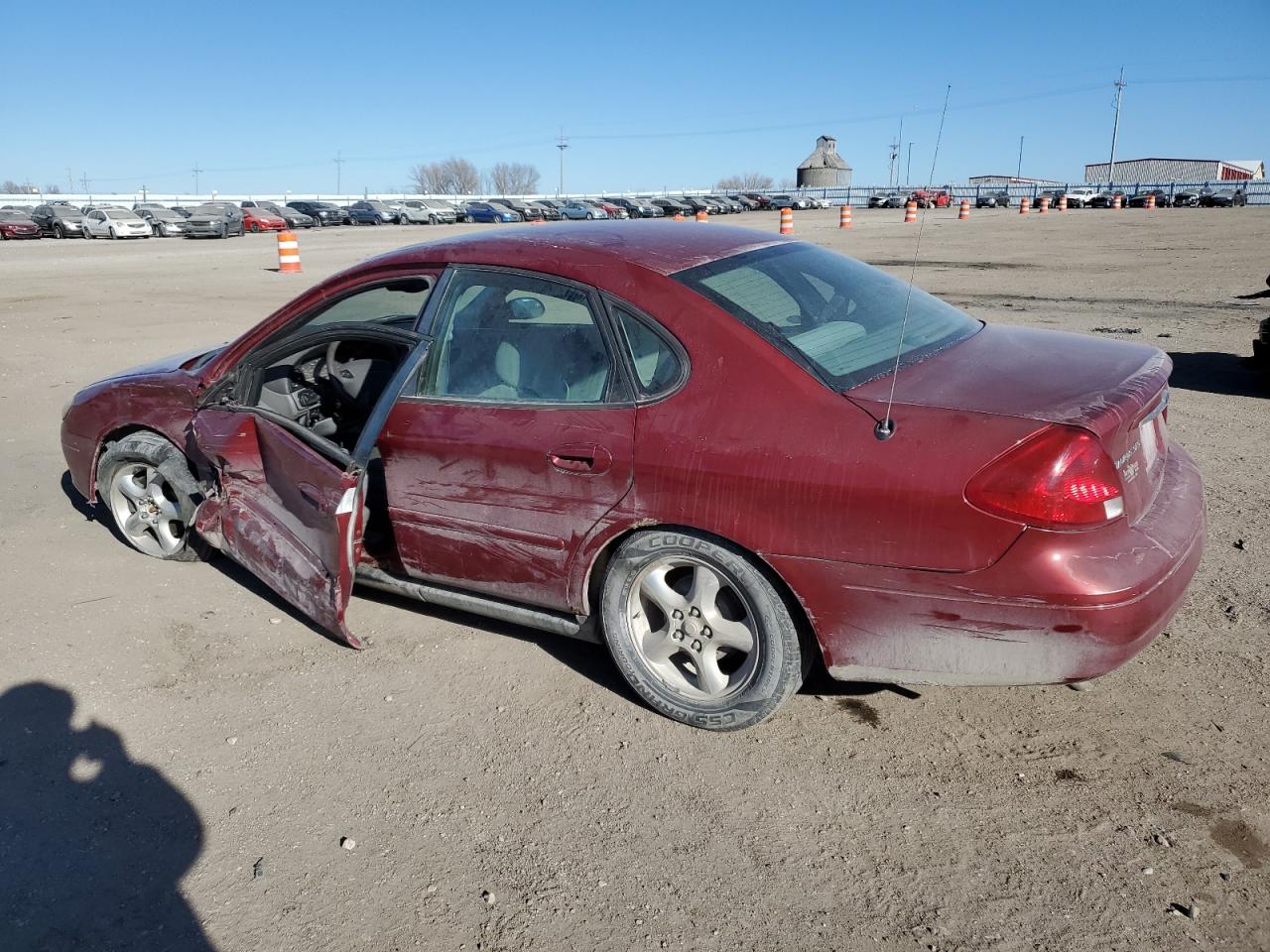 2002 Ford Taurus - Image 2