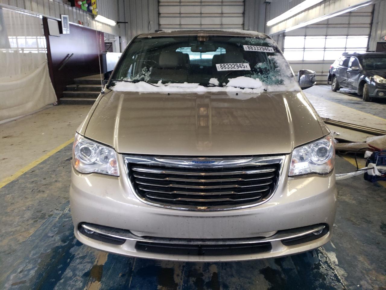2012 Chrysler Town & Country - Image 5