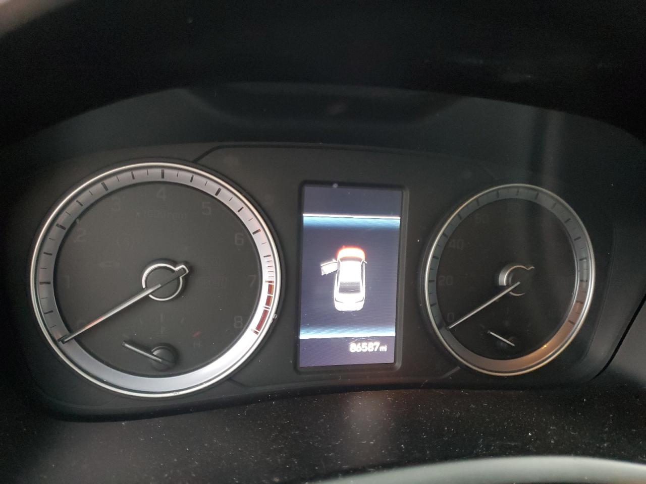 2018 Hyundai Sonata - Image 9