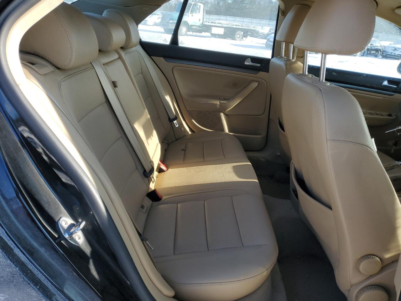 2007 Volkswagen Jetta - Image 10