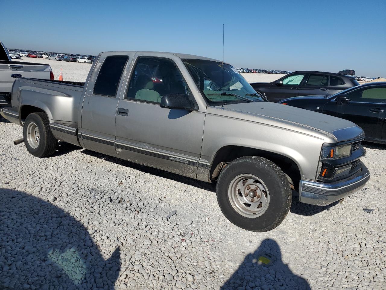 1998 Chevrolet GMT-400 - Image 4
