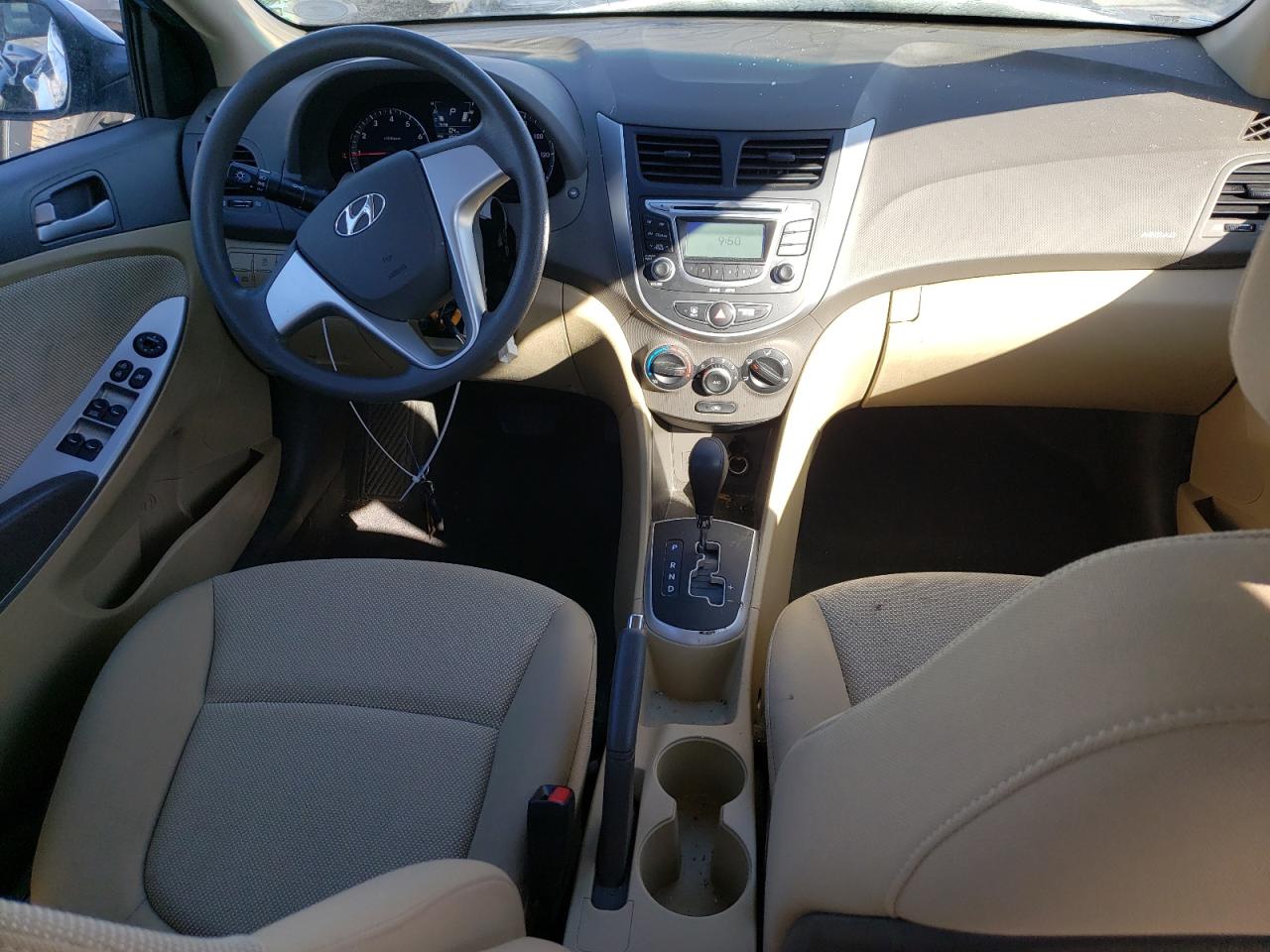 2013 Hyundai Accent - Image 8