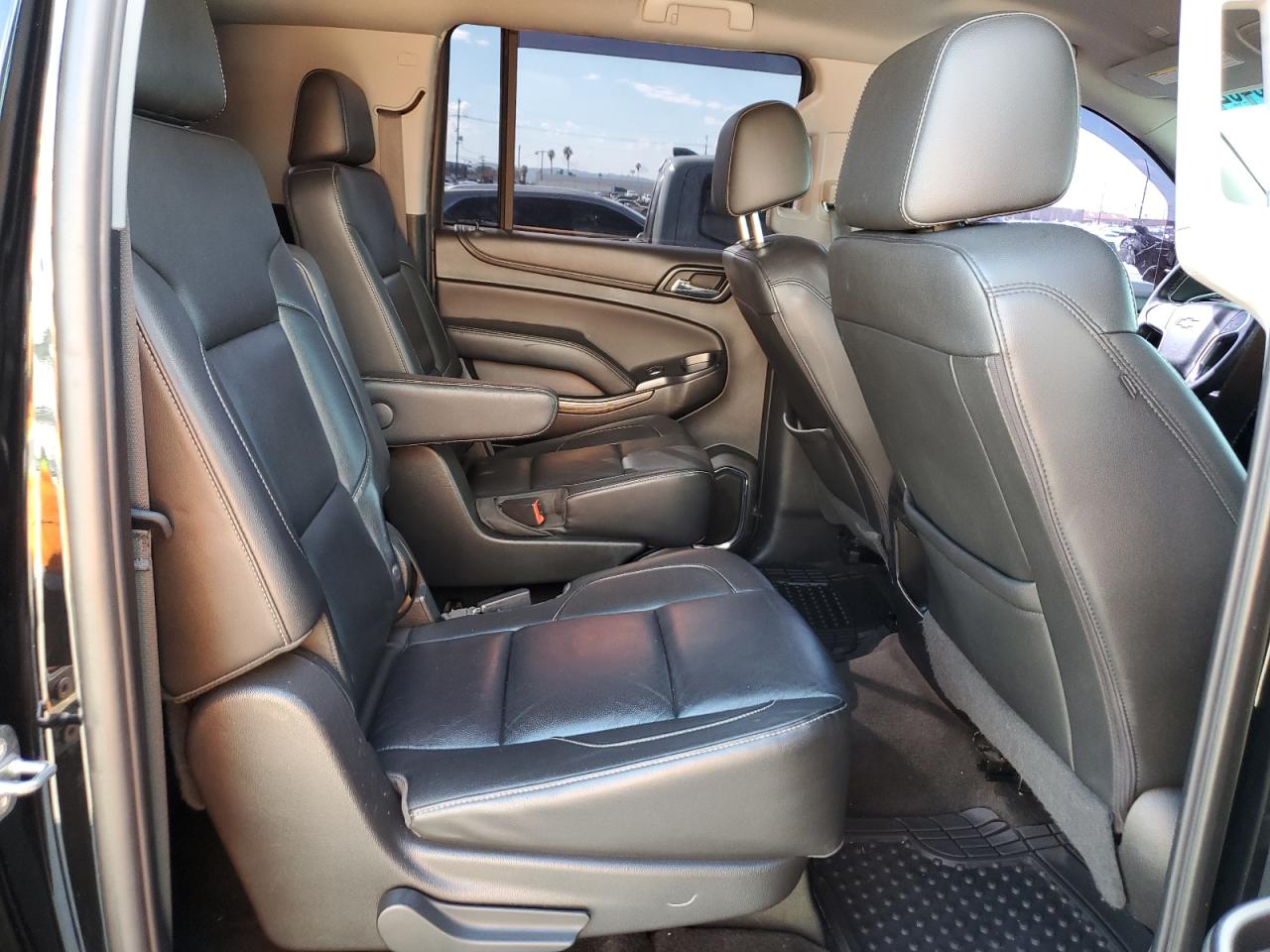 2018 Chevrolet Suburban - Image 11