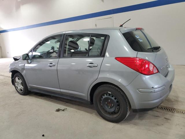 Хетчбеки NISSAN VERSA 2012 Сріблястий