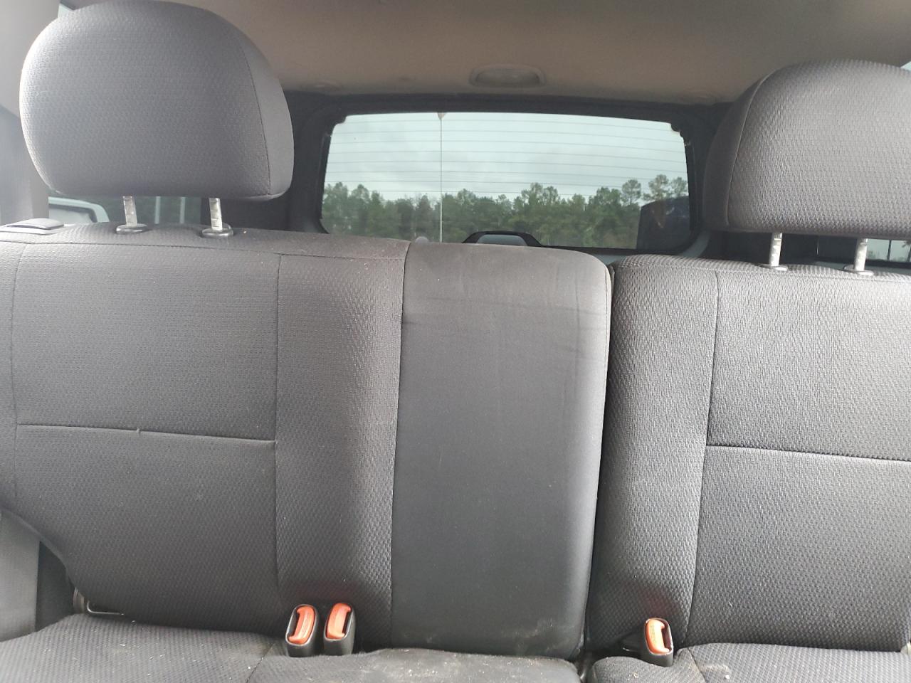 2004 Jeep Grand Cherokee - Image 10