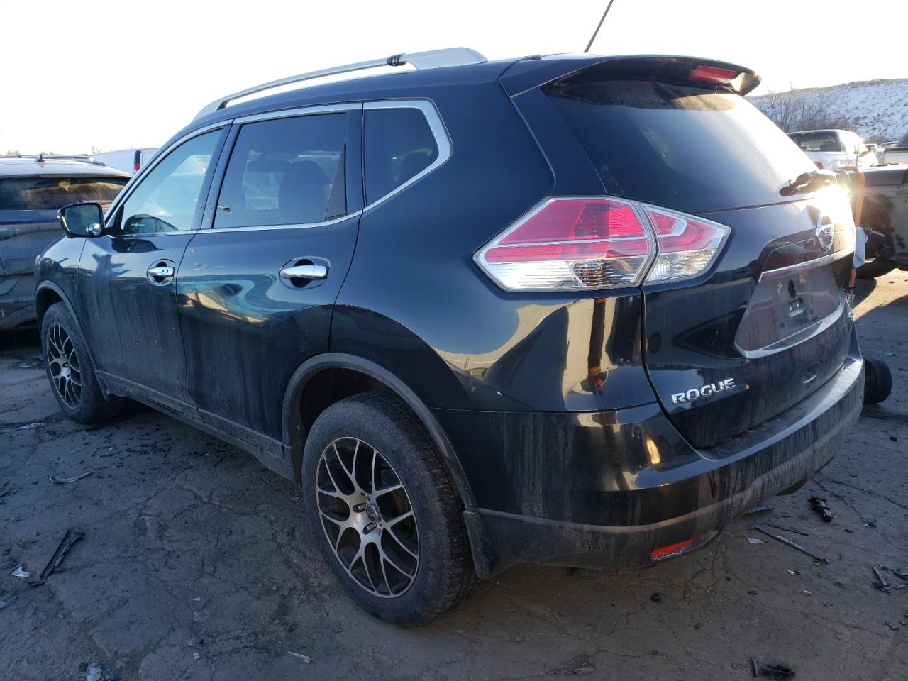 2016 Nissan Rogue - Image 2