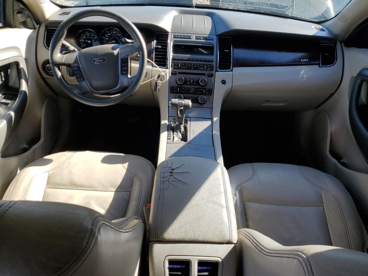 2010 Ford Taurus - Image 8