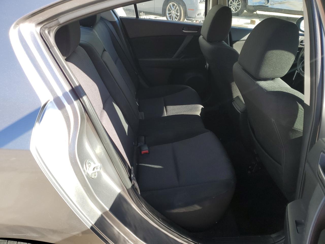 2010 Mazda 3 - Image 10