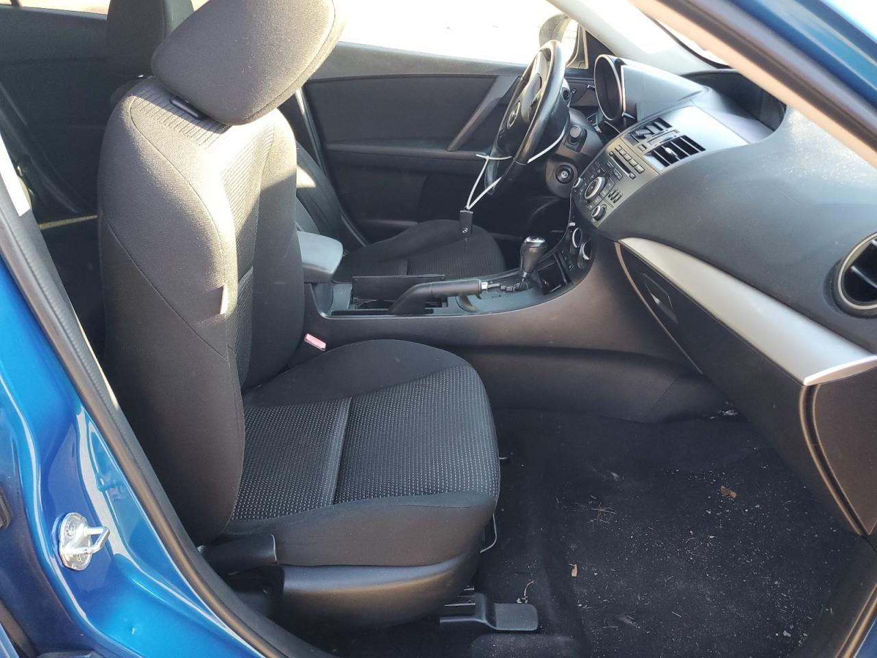 2012 Mazda 3 - Image 7