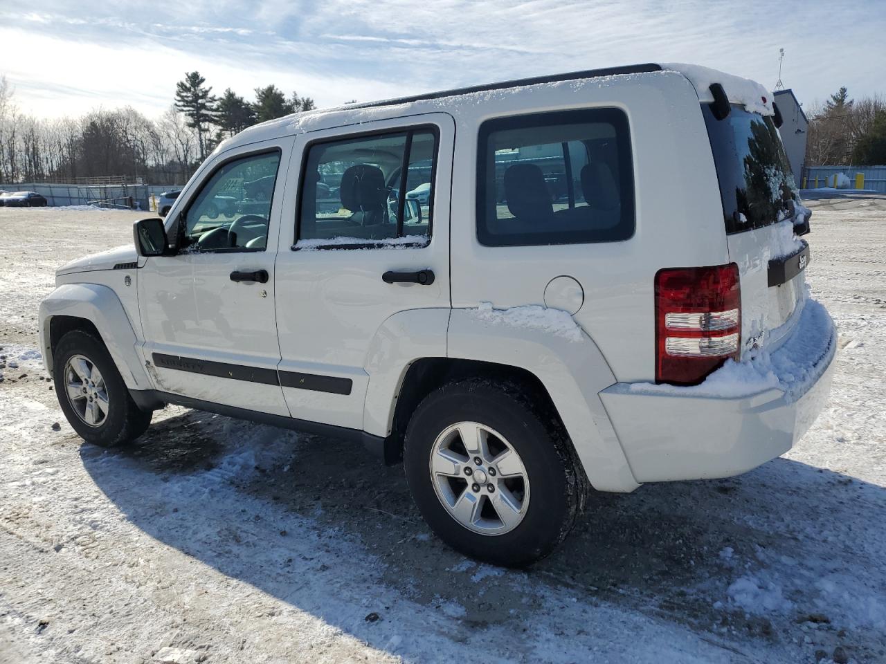 2010 Jeep Liberty (North America) - Image 2