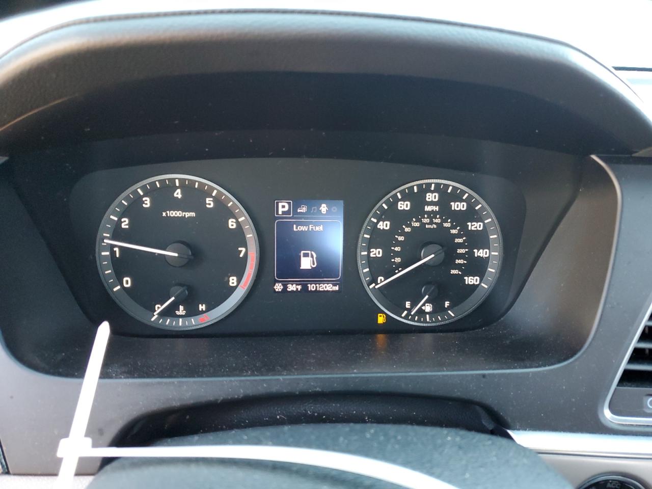 2016 Hyundai Sonata - Image 9