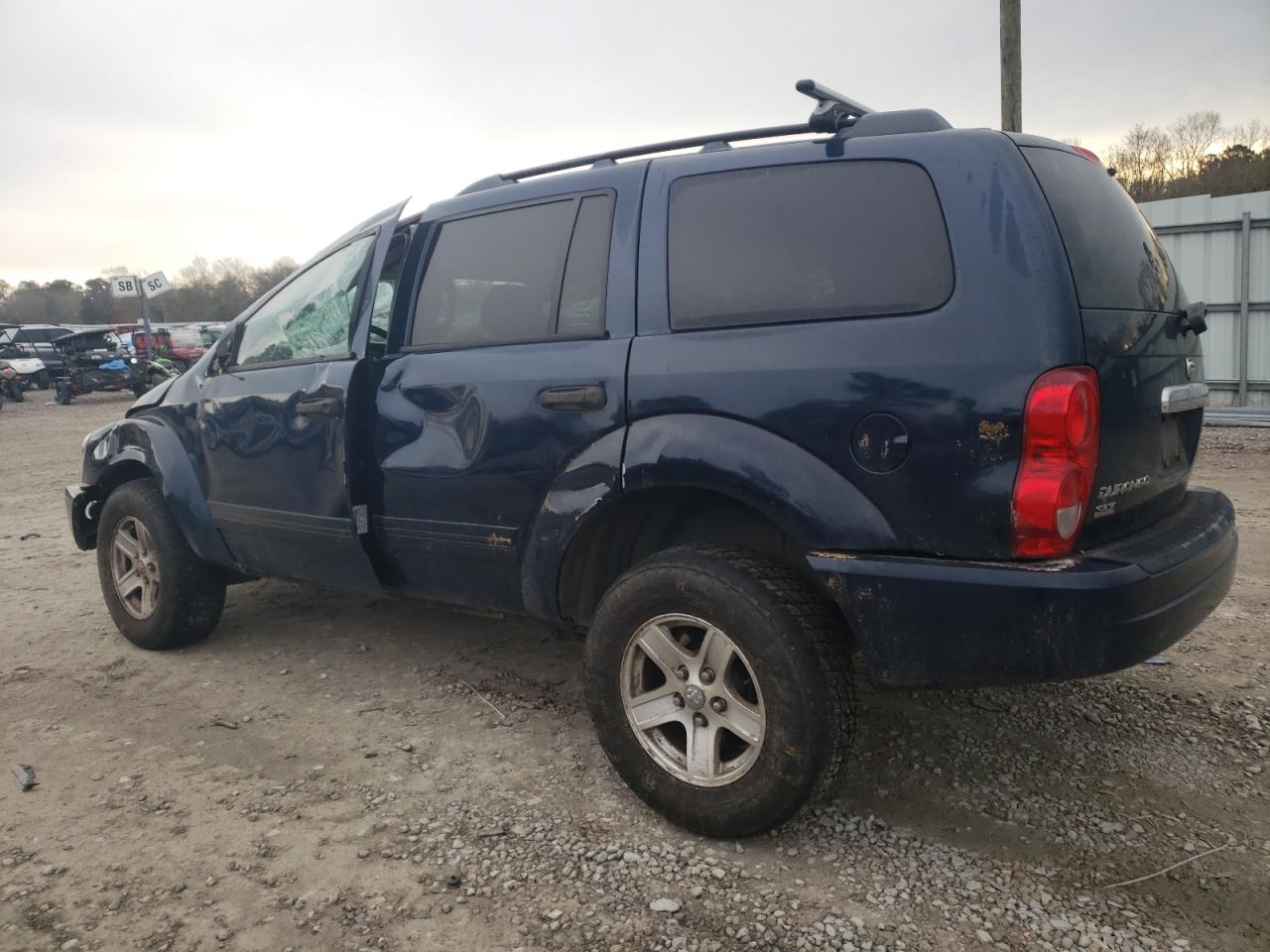 2004 Dodge Durango - Image 2