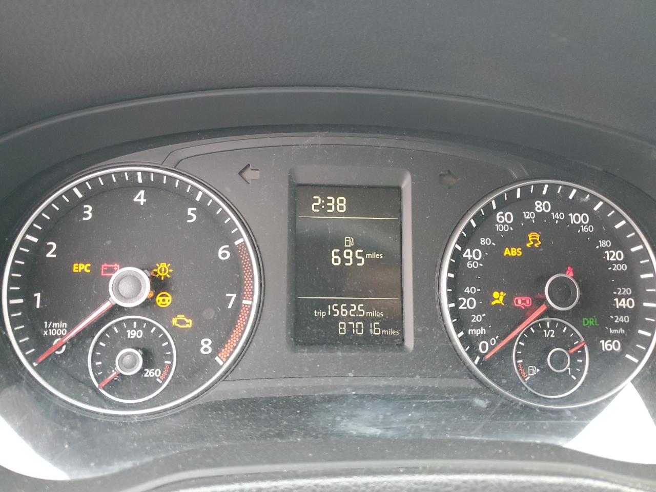 2014 Volkswagen Passat - Image 9