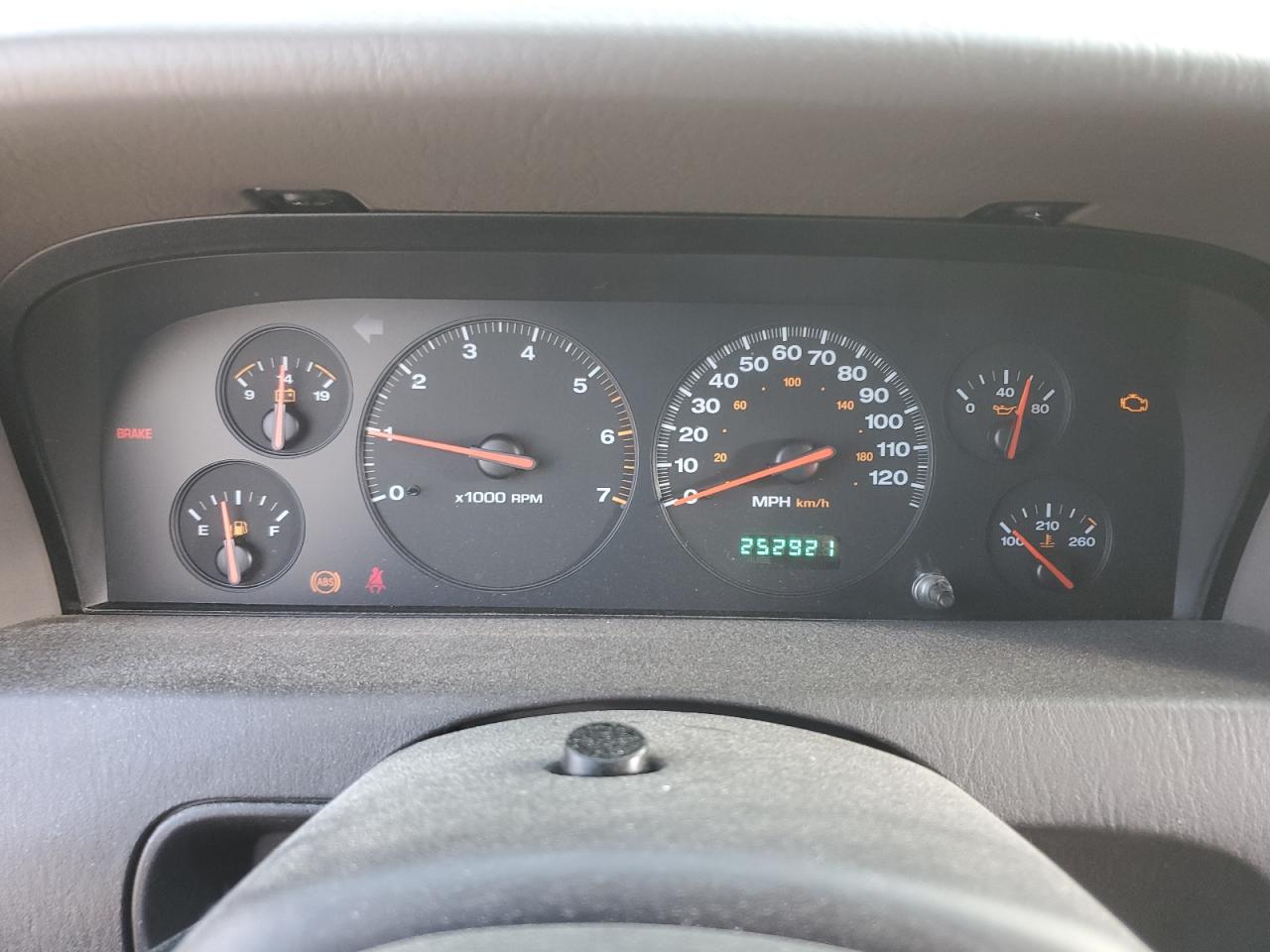 2001 Jeep Grand Cherokee - Image 9