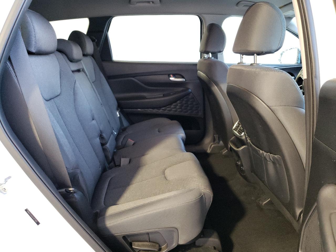 2020 Hyundai Santa Fe - Image 11