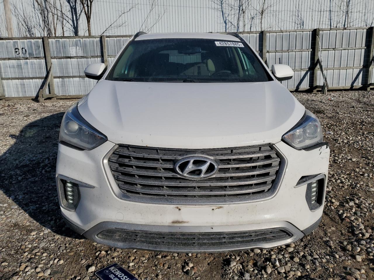 2017 Hyundai Santa Fe - Image 5