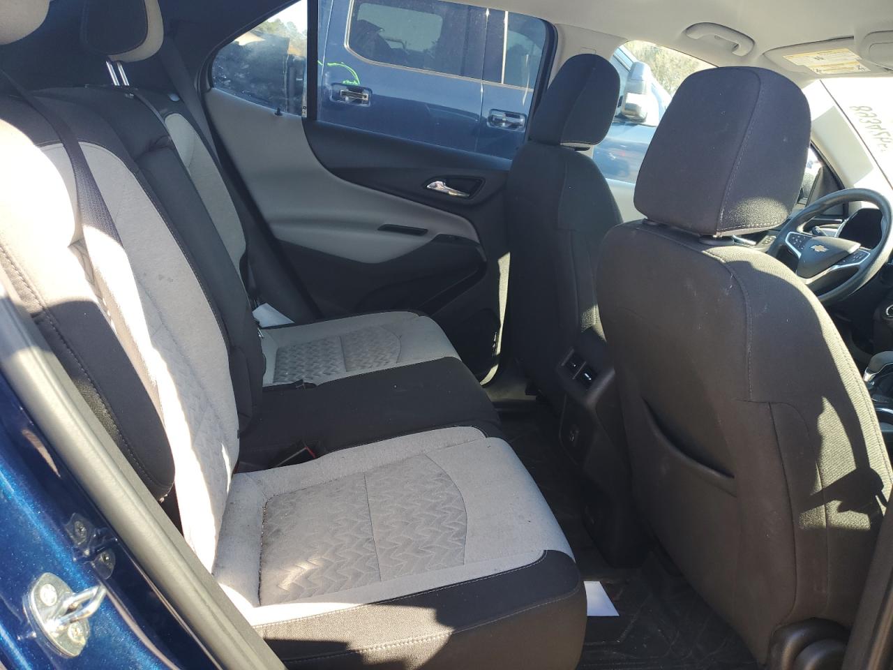 2022 Chevrolet Equinox - Image 11